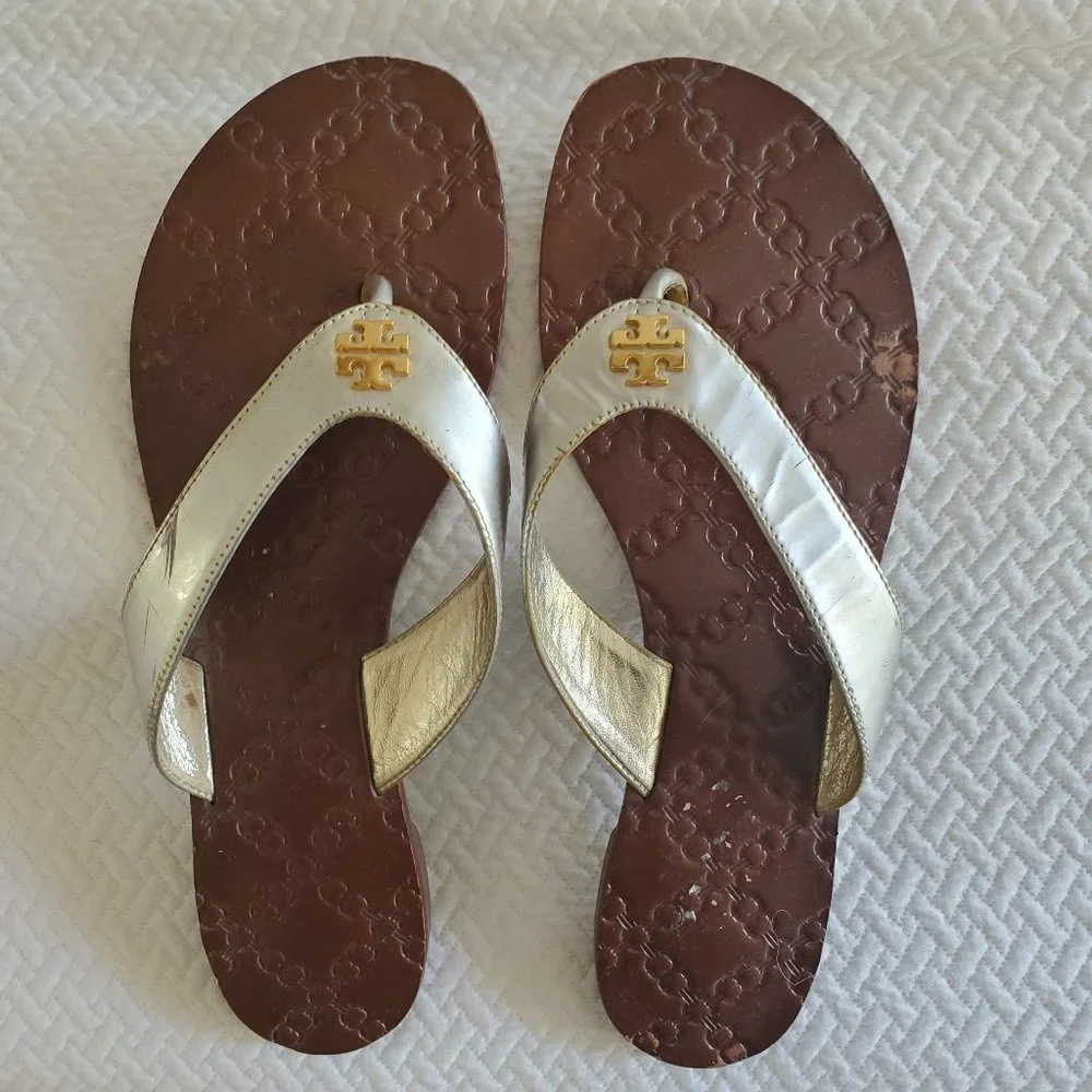 Tory Burch Monroe Leather Thong size 10
